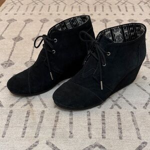 Women’s Toms Lace-Up Suede Ankle Bootie